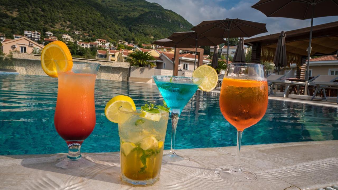 Sun Village Aparthotel Herceg Novi Exterior photo