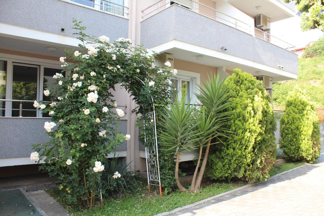 Sun Village Aparthotel Herceg Novi Exterior photo