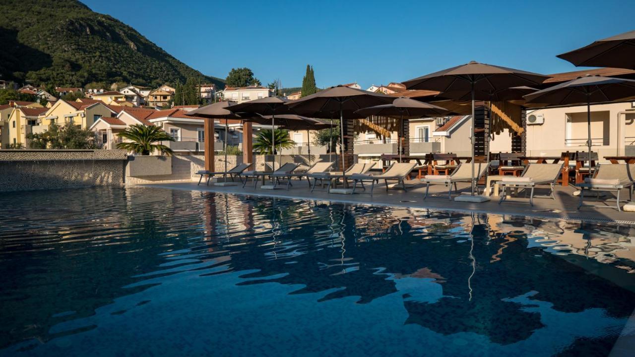 Sun Village Aparthotel Herceg Novi Exterior photo