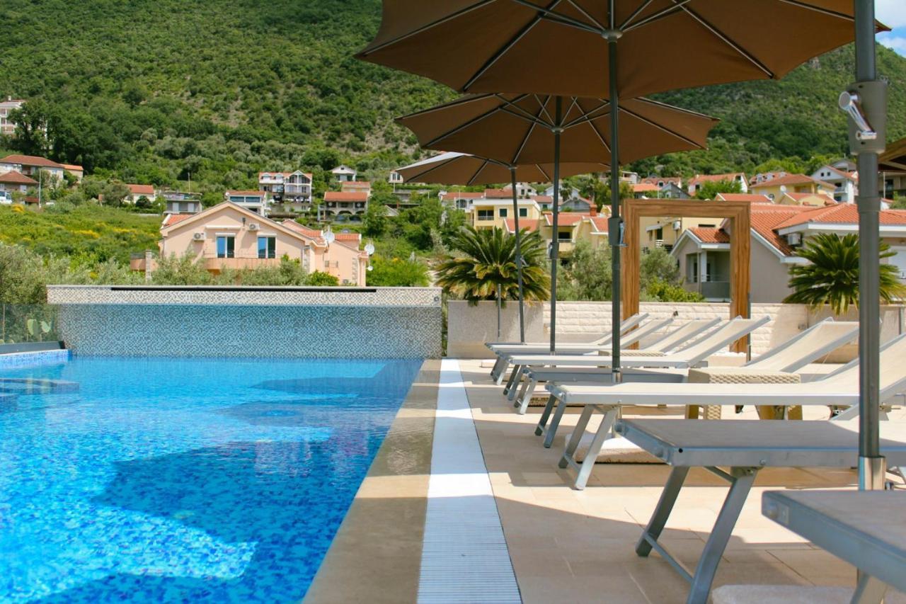 Sun Village Aparthotel Herceg Novi Exterior photo