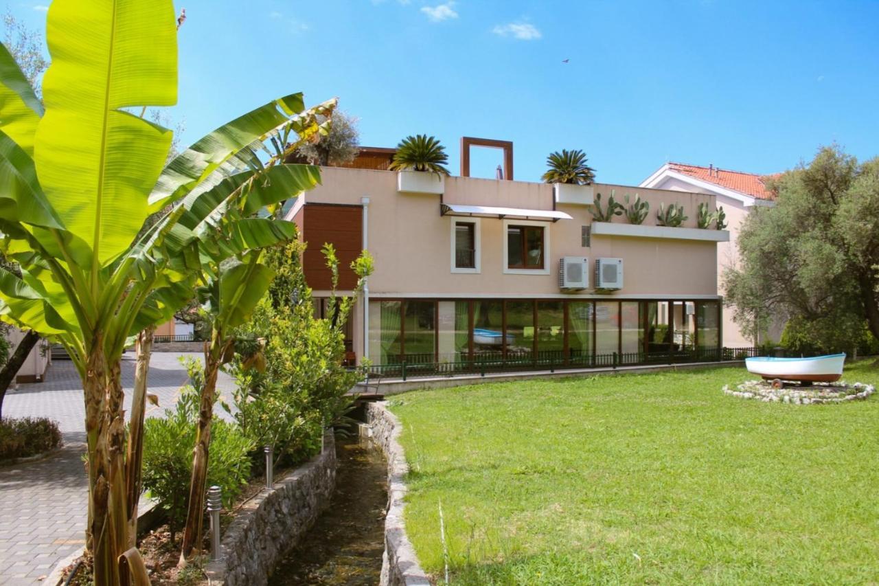 Sun Village Aparthotel Herceg Novi Exterior photo