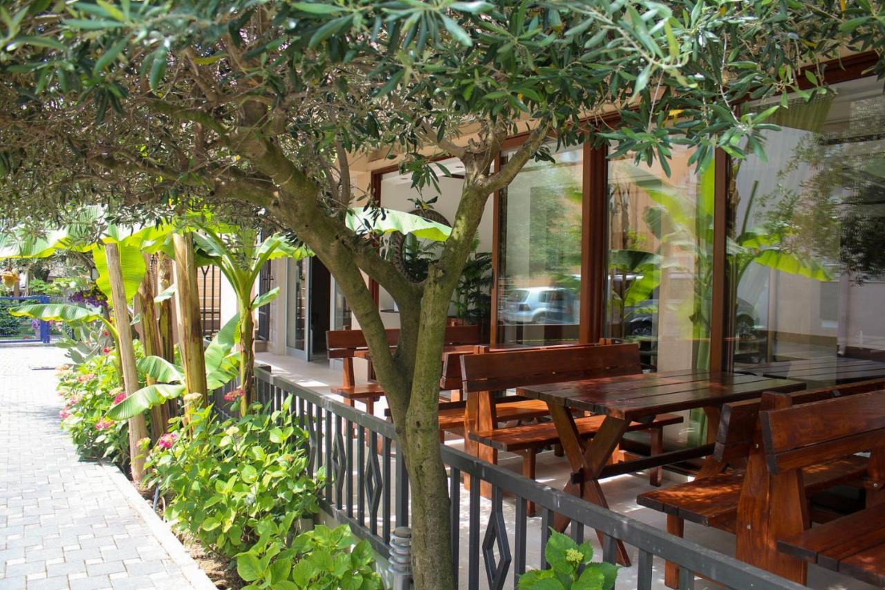 Sun Village Aparthotel Herceg Novi Exterior photo