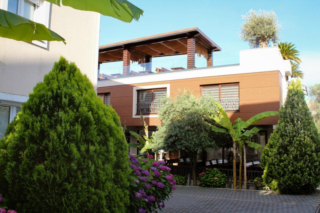 Sun Village Aparthotel Herceg Novi Exterior photo