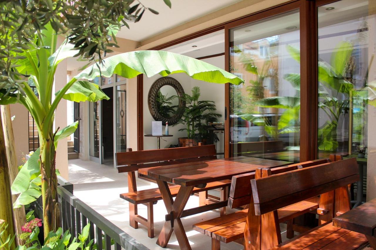 Sun Village Aparthotel Herceg Novi Exterior photo