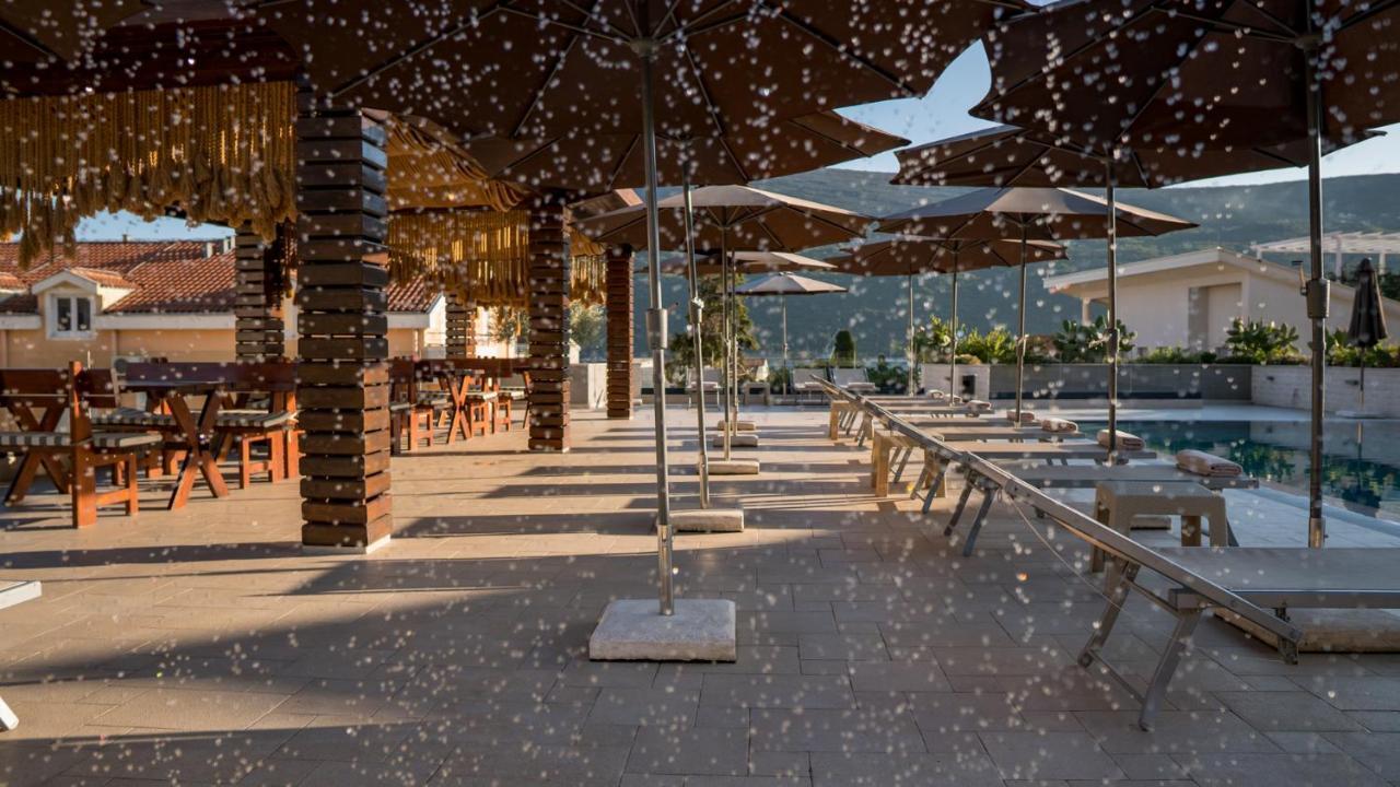 Sun Village Aparthotel Herceg Novi Exterior photo