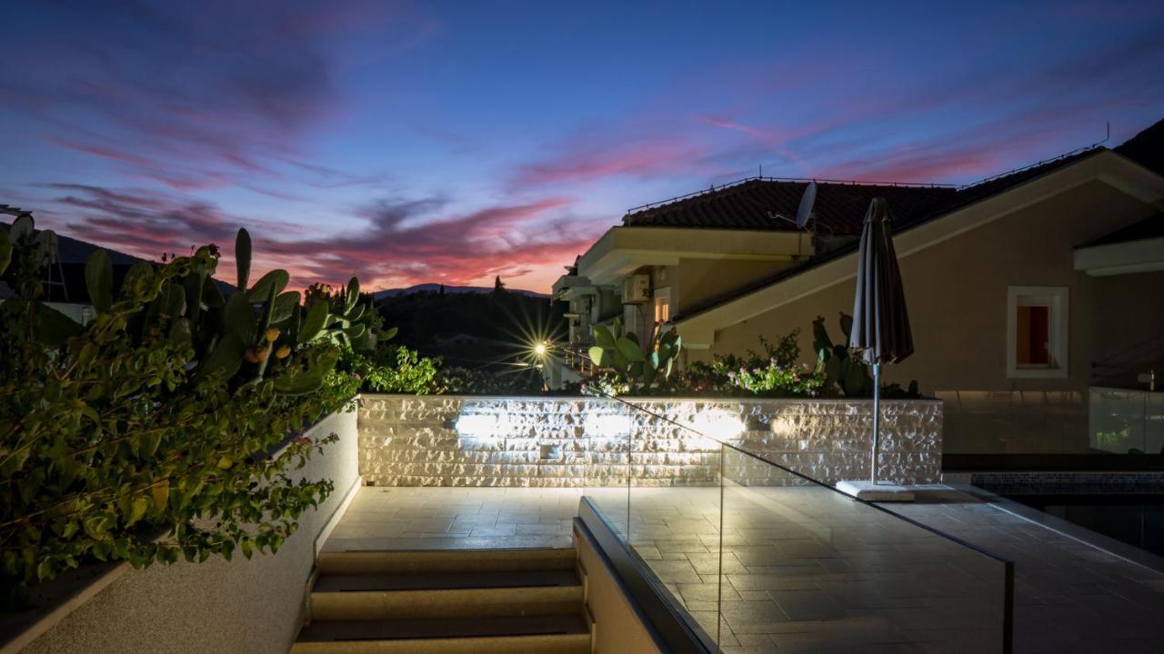 Sun Village Aparthotel Herceg Novi Exterior photo