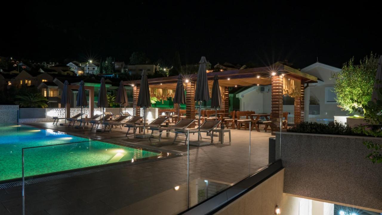 Sun Village Aparthotel Herceg Novi Exterior photo